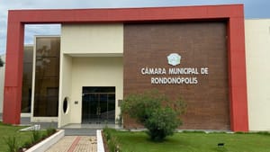 Câmara autoriza compra de R$ 2,9 milhões em móveis enquanto TCE apura outro contrato