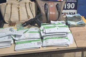 Casal é preso em flagrante pela PM com pistola roubada e R$ 283,7 mil em dinheiro