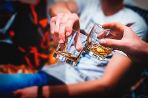 TRE veta venda e consumo de bebidas alcoólicas durante votação em Mato Grosso