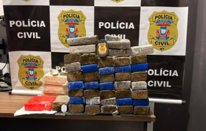 Casal é preso em flagrante com 44 tabletes de drogas escondidas em baldes de argamassa