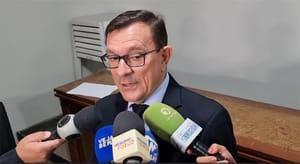 CPI vai investigar compras; presidente diz não acreditar em participação do prefeito