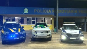 Polícia Militar e PRF apreendem quase 8 kg de "supermaconha" durante abordagem em Cáceres