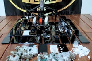 Polícia Penal abate drone e apreende celulares e drogas durante revista em penitenciária