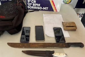 Homem mantido refém é resgatado pela PM; 2 suspeitos foram presos em flagrante