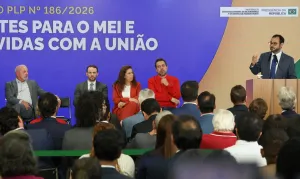Perdão de dívidas e novo teto do MEI: entenda o que muda na lei sancionada por Lula