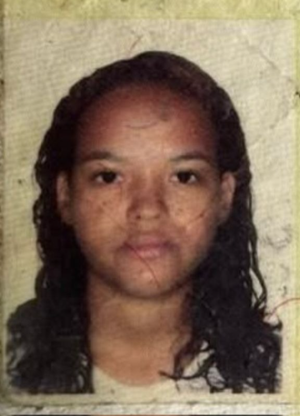 Jovem de 22 anos morre após carro capotar e bater em poste; motorista estava alcoolizado