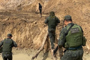 PMs flagram garimpo ilegal em área de preservação e aplica multa de R$ 18 mil