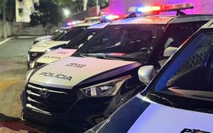 Mulher é presa em flagrante pela PM após dar facada na cabeça do companheiro
