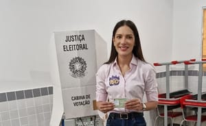 Janaína vota confiante e diz acreditar na vitória: “Agora é aguardar a vontade popular”; veja o vídeo