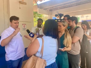 Maurício vota e diz que fará “veto” à atual gestão em eventual 2º turno