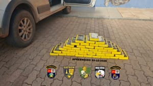 GEFRON intercepta carga de cocaína avaliada em R$ 1,1 milhão e detém motorista em MT