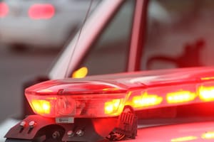 Dupla em moto vermelha mata jovem de 18 anos a tiros em Peixoto de Azevedo