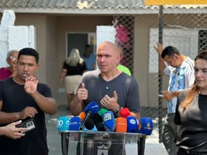 Abilio propõe usar mão de obra de presos para apagar símbolos de facções em Cuiabá